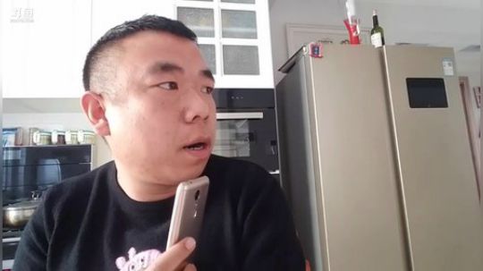 我在斗鱼看主播小黑亮亮直播美食