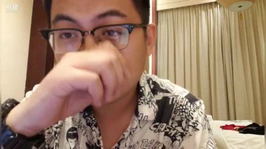 我在斗鱼看火力堂主直播户外