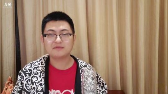 我在斗鱼看火力堂主直播户外