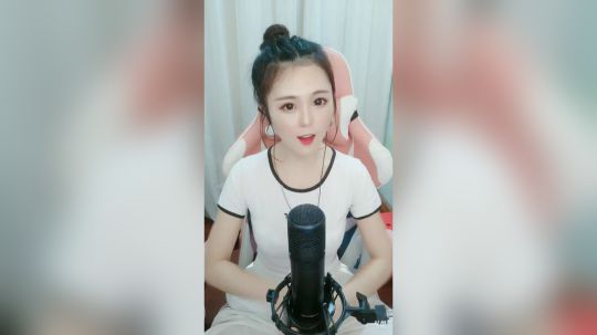 巨人13725发布了一个斗鱼视频2019-03-29