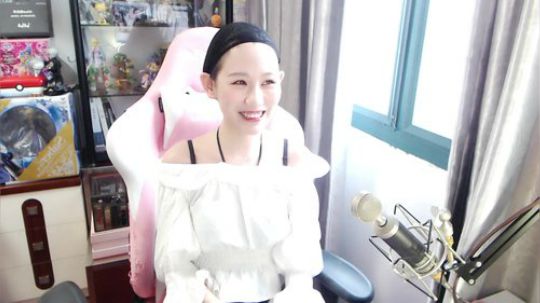 喵老师的圣诞树发布了一个斗鱼视频2019-03-29