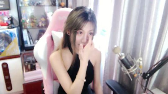 喵老师的圣诞树发布了一个斗鱼视频2019-03-31