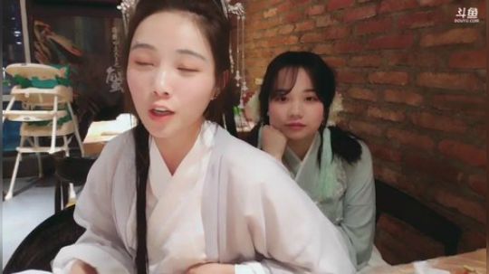 肖淑洁生命中的光和盐发布了一个斗鱼视频2019-04-01