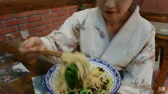 惜雨天天发布了一个斗鱼视频2019-04-01