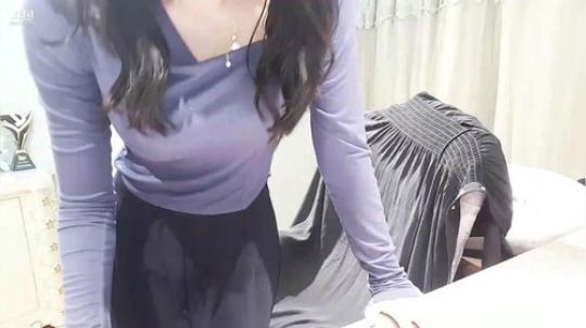 我在斗鱼看丽亚celiahunne直播音乐