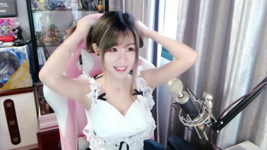 喵老师的圣诞树发布了一个斗鱼视频2019-04-02