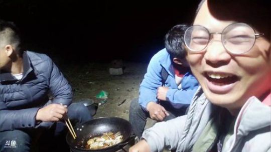 水库叉鱼货多多。 2019-04-01 23点场