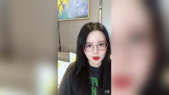 登月团丶离去发布了一个斗鱼视频2019-04-02