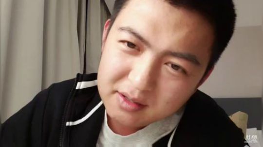 我在斗鱼看火力堂主直播户外