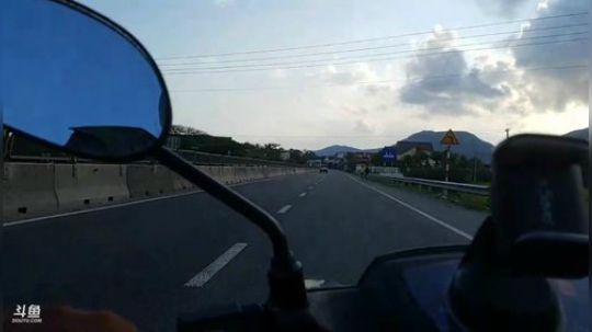 哆啦爱梦梦发布了一个斗鱼视频2019-04-03