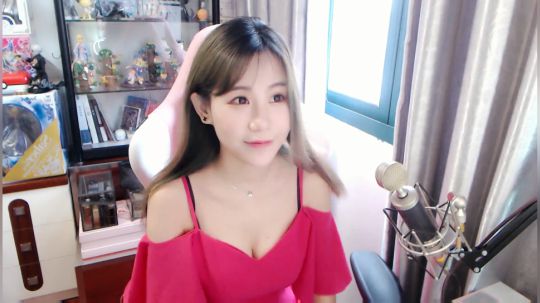 喵老师的圣诞树发布了一个斗鱼视频2019-04-04