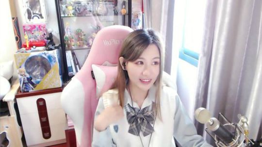喵老师的圣诞树发布了一个斗鱼视频2019-04-05