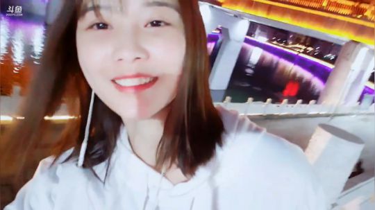 肖淑洁生命中的光和盐发布了一个斗鱼视频2019-04-05