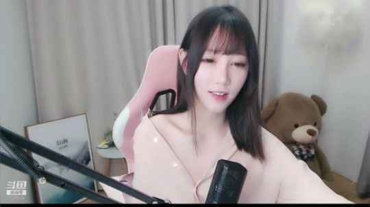 爱喝百事可乐D周星星发布了一个斗鱼视频2019-04-05