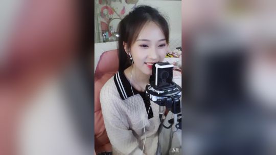 花街灯如昼zz发布了一个斗鱼视频2019-04-07