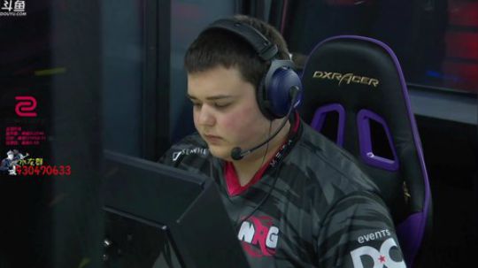 navi vs   renegades 2019-04-06 21点场