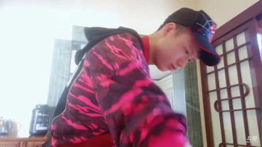 闹闹可遇不可求发布了一个斗鱼视频2019-04-07
