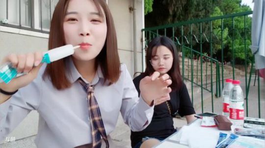 肖淑洁生命中的光和盐发布了一个斗鱼视频2019-04-08