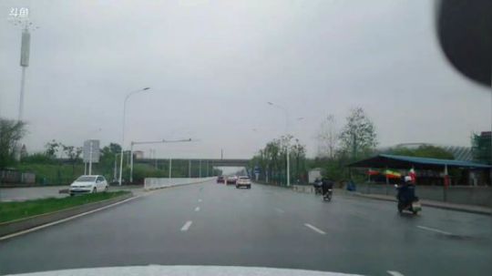 雷雨天应该去哪里玩耍？ 2019-04-09 17点场