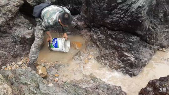 哆啦爱梦梦发布了一个斗鱼视频2019-04-09