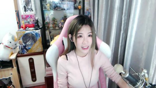 喵老师的圣诞树发布了一个斗鱼视频2019-04-09