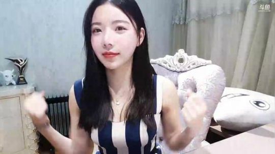 小姨子：转圈转的还是晕 2019-04-09 15点场