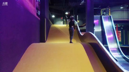 雷雨天应该去哪里玩耍？ 2019-04-09 19点场