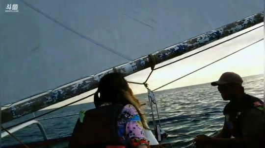 Smlia丶卡布奇诺发布了一个斗鱼视频2019-04-10