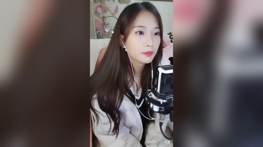 花街灯如昼zz发布了一个斗鱼视频2019-04-11