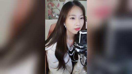 花街灯如昼zz发布了一个斗鱼视频2019-04-11
