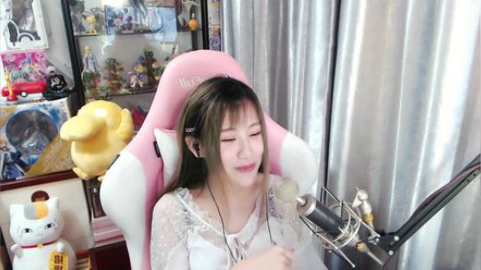 喵老师的圣诞树发布了一个斗鱼视频2019-04-11