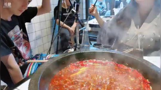 Tiramisu我喜欢发布了一个斗鱼视频2019-04-13