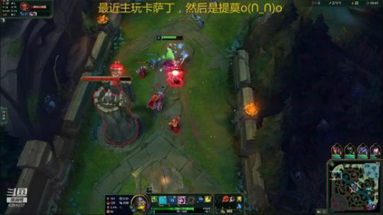 上单奥拉夫VS鳄鱼，Q中就是重伤，打的鳄鱼自闭挂机