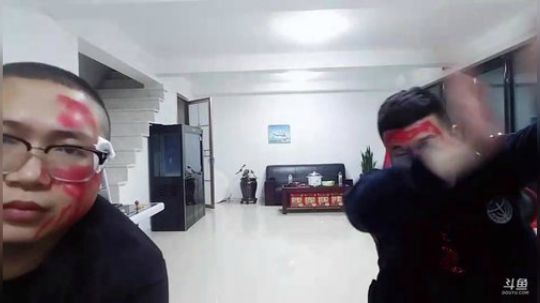 闹闹可遇不可求发布了一个斗鱼视频2019-04-14
