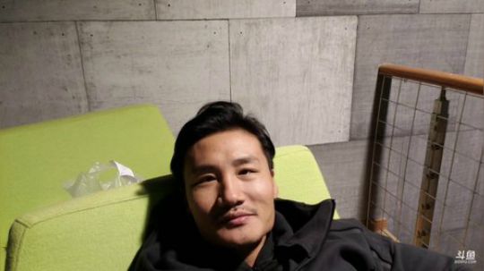 各位健身房年卡，私教开始了 2019-04-15 19点场