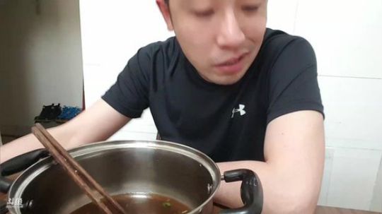 HHHISHHH发布了一个斗鱼视频2019-04-15