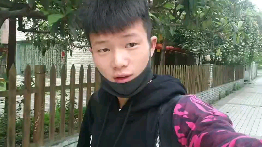 兄弟们，我刚到尼泊尔语言不通，我正在搞定流量卡。等我哦！