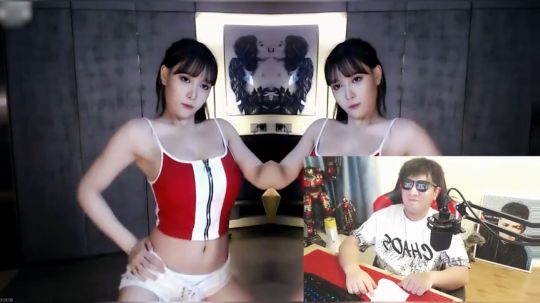 令北为大胸女主播大骂牛二毛，结果被打到骨裂！