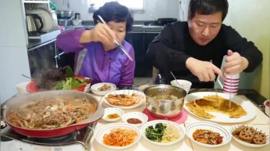 【韩国吃播】和妈妈一起做家常饭 ！