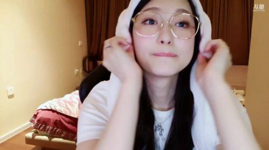 心心恋凡发布了一个斗鱼视频2019-04-17