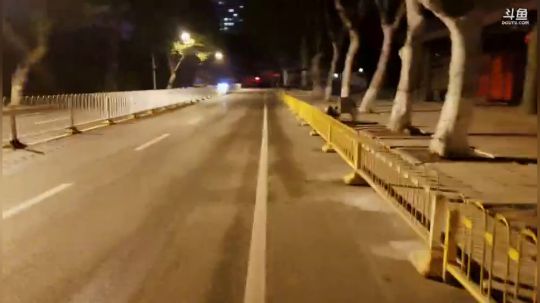 我在斗鱼看火力堂主直播户外