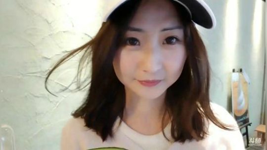 惜雨天天发布了一个斗鱼视频2019-04-19