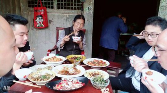 美食max上线 水友一起上山做饭 2019-04-19 18点场