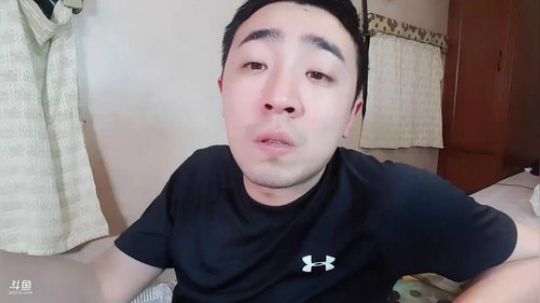 我在斗鱼看无尽无尽的无尽直播美食