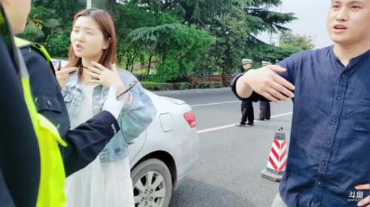 姑：化身交警大队，交通规范，从我做起 2019-04-18 14点场