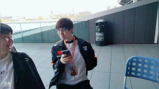 叶知秋:后台ob 三支队伍加油 2019-04-20 01点场