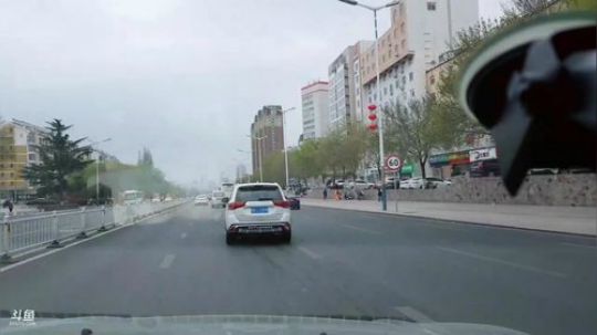 西北老狼哥哥发布了一个斗鱼视频2019-04-20