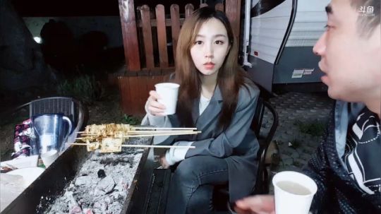 我在斗鱼看无尽无尽的无尽直播美食