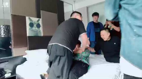 接老胡，聊会儿天。～ 2019-04-20 16点场