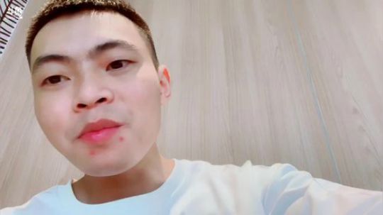机场接老黑，聊会儿天。～ 2019-04-19 12点场